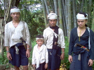 Pakaian Adat Suku Baduy