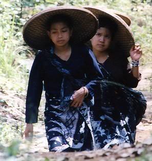 Pakaian Adat Suku Baduy