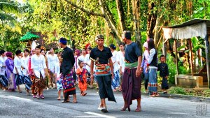 Pakaian Adat Pria Suku Sasak