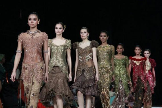 Fitinline.com: 5 Jenis Kain Tekstil Untuk Membuat Kebaya