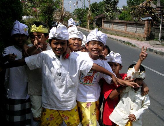 5 Perlengkapan Pakaian  Adat  Pria Bali  Pakaian  Tradisional