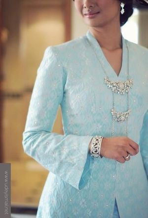 Fitinline.com: 5 Macam Model Kebaya Indonesia Yang Cantik 