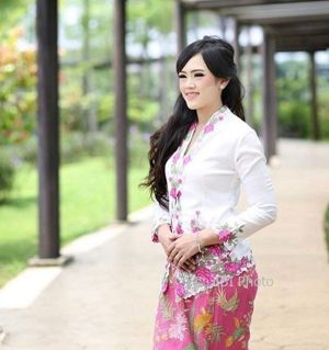 7 Model  Kebaya  Masa Kini Yang Bisa Jadi Inspirasi Gaya 