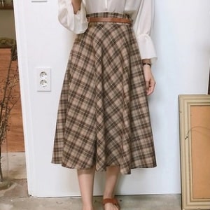 11 Fashion Item Bertema Vintage Style Yang Sedang Trend