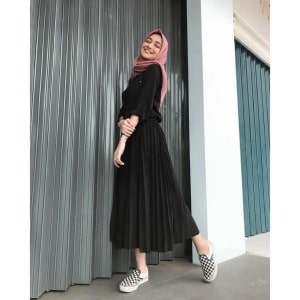 Cara Styling Kemeja Hitam Yang Wajib Kamu Coba