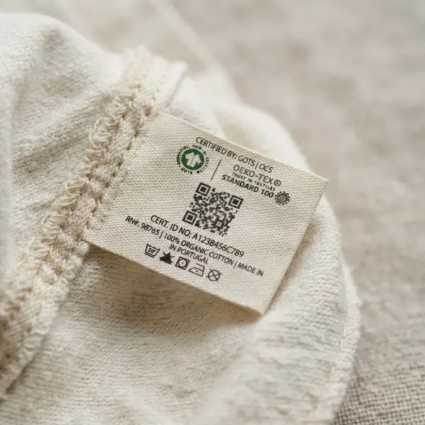 Nomor label dan QR code OEKO-TEX pada label produk tekstil untuk proses verifikasi