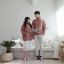 Tampil Kompak Bersama Pasangan, Keluarga dan Teman Dengan Baju Couple