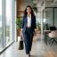 Cara Memakai Dark Jeans untuk Outfit ke Kantor