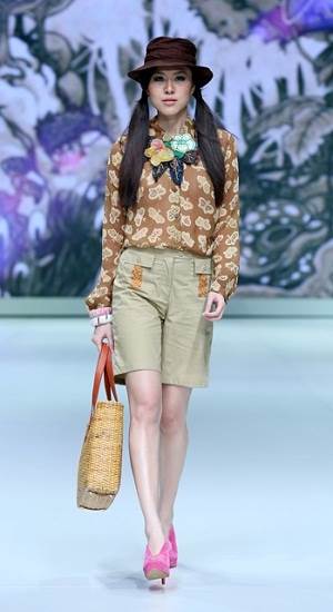 Fitinline com Batik Di Ajang Indonesia Fashion Week 2013