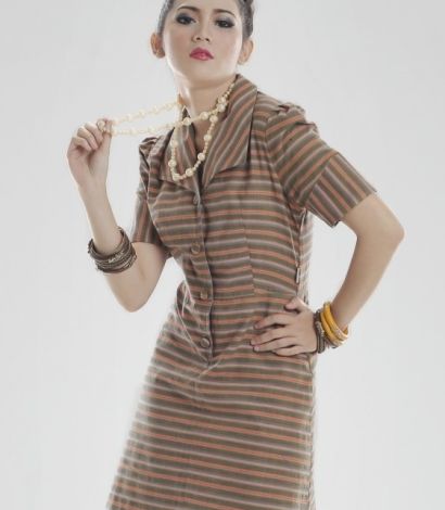 Elegant dress with retro style